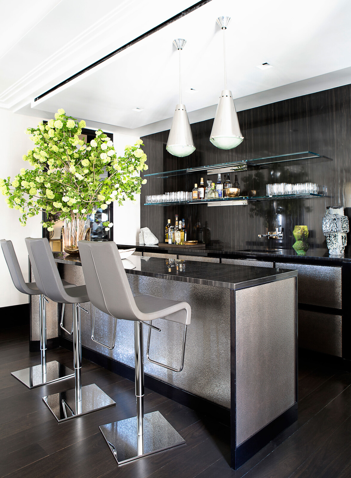 6 Custom Home Bar Designs To Entertain Your Guests - Pembrooke & Ives